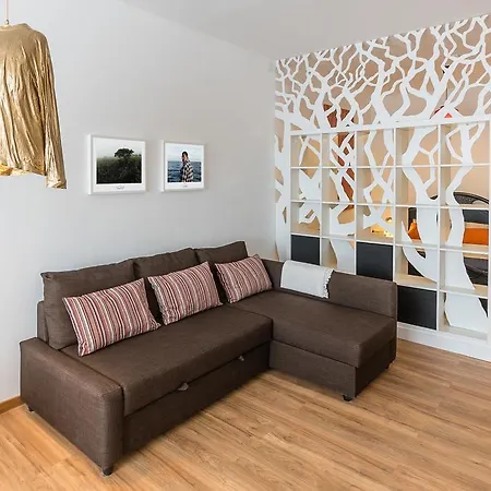 Art In Downtown Apartment *