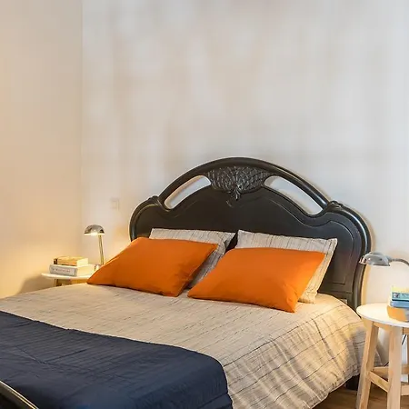 Art In Downtown Apartment Porto